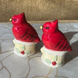 Red Cardinal Salt and Pepper Shaker Set